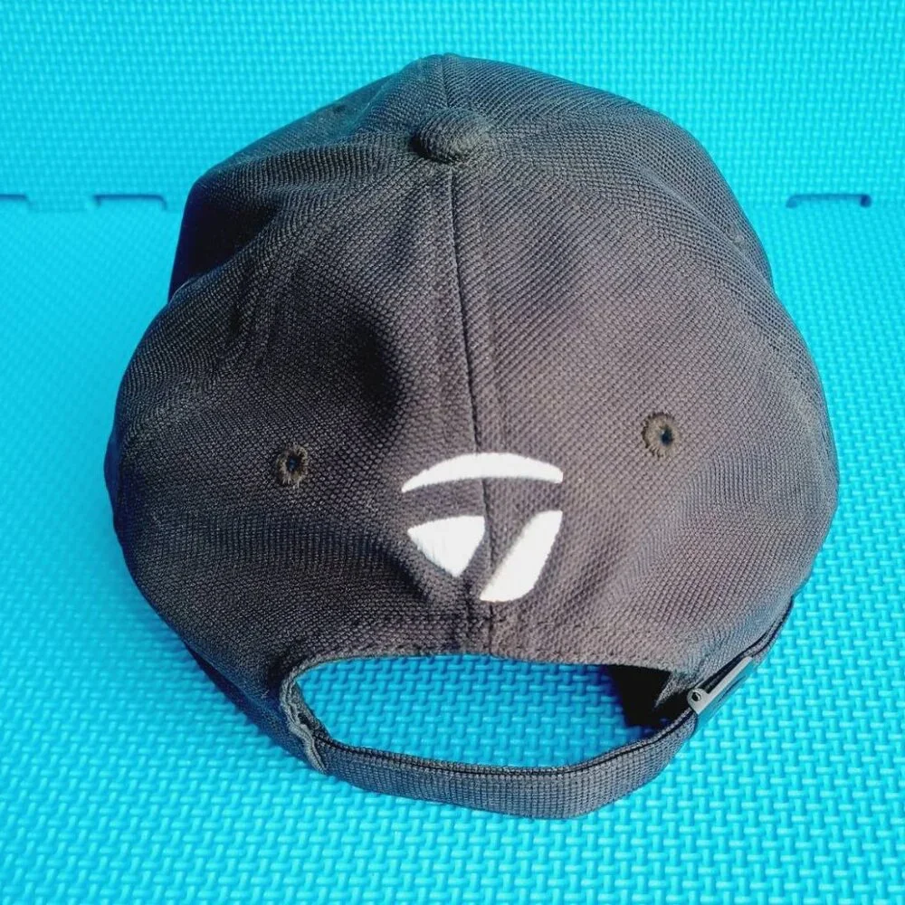 TaylorMade Hat Mens Adjustable Black Strapback‎ Cap Golf R1 Driver Embroidered